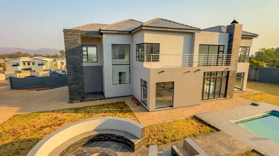 To Let 5 Bedroom Property for Rent in Melodie North West